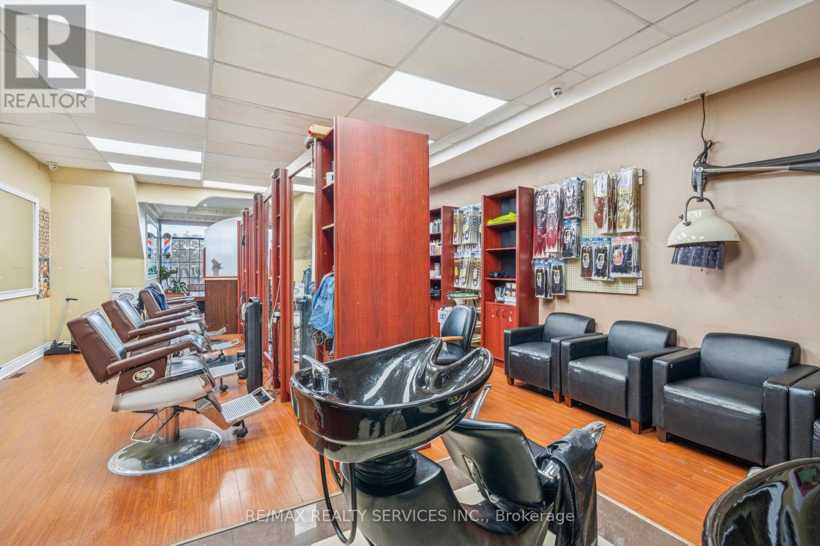 51 Kennedy Road N, Brampton, Ontario  L6V 1X6 - Photo 12 - W12524314