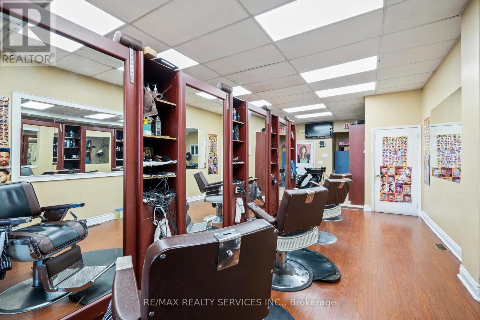 51 Kennedy Road N, Brampton, Ontario  L6V 1X6 - Photo 15 - W12524314