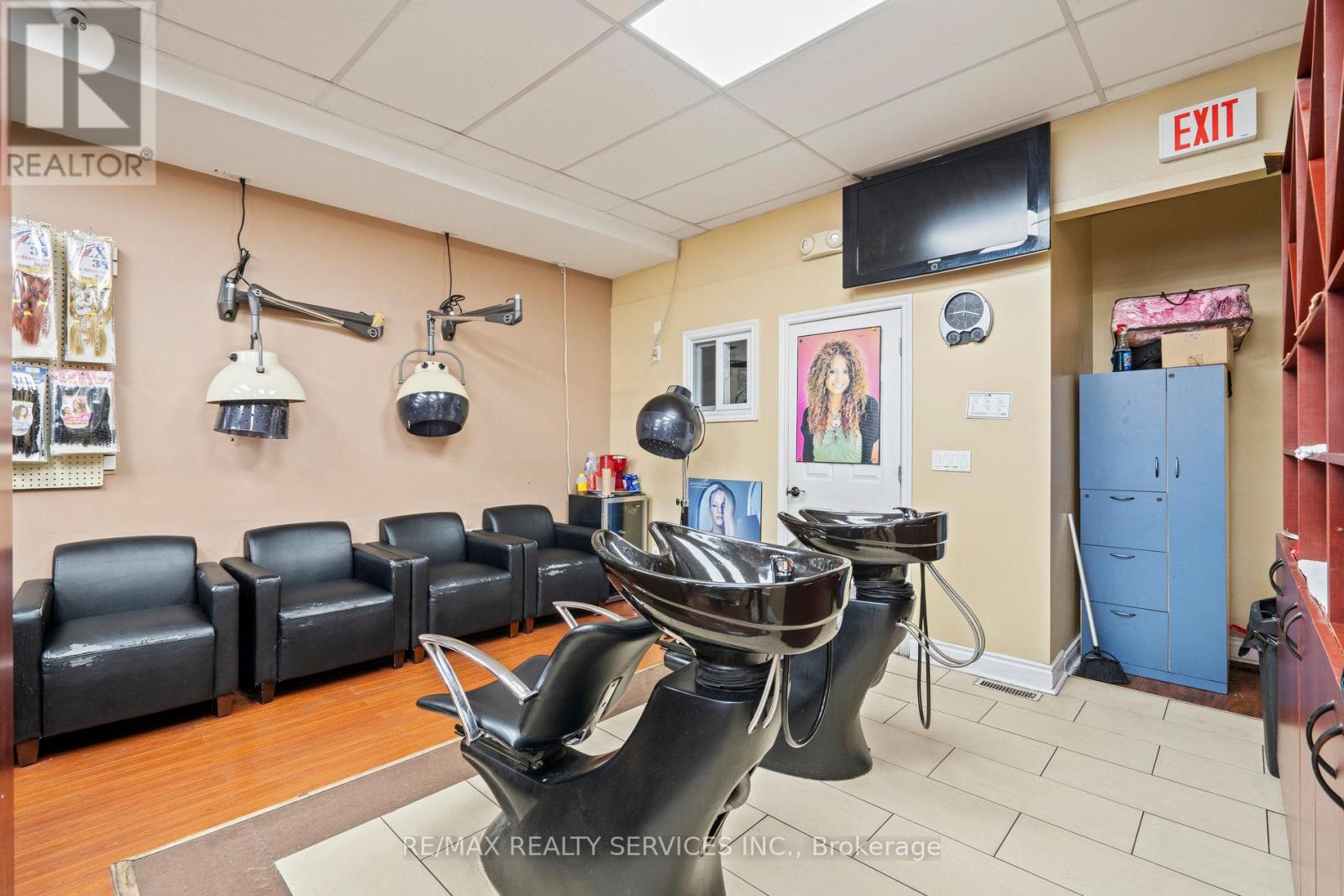 51 Kennedy Road N, Brampton, Ontario  L6V 1X6 - Photo 17 - W12524314