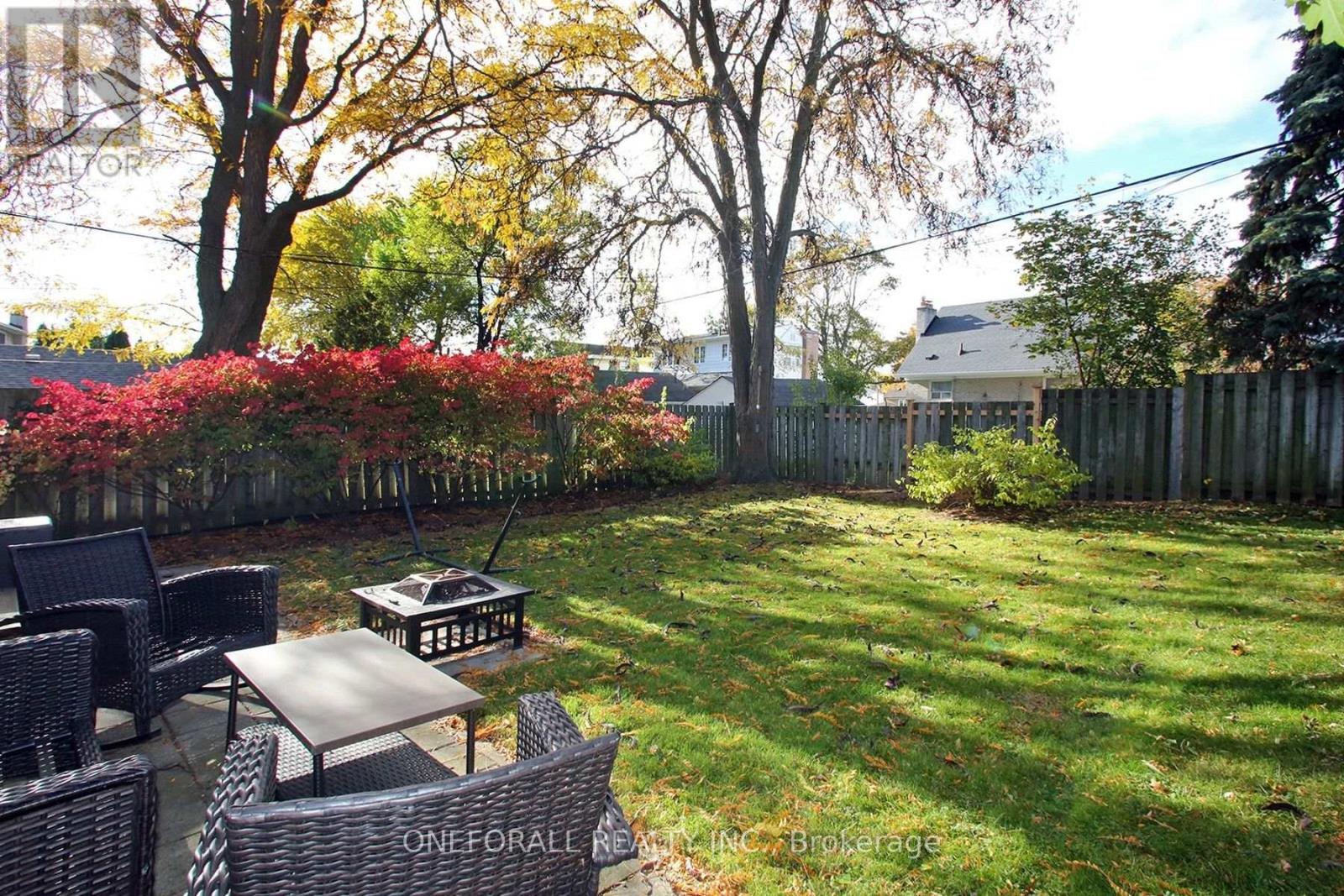 10 Esmond Crescent, Toronto, Ontario  M9W 3P8 - Photo 33 - W12524316