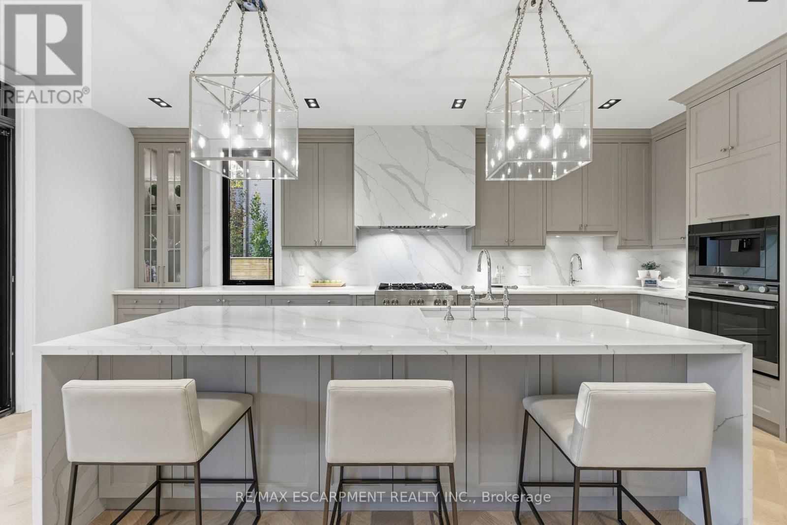 1380 Birchwood Heights Drive, Mississauga, Ontario  L5G 2Y2 - Photo 18 - W12517026