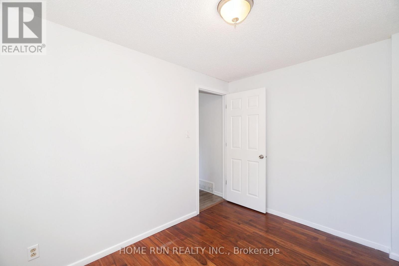 1292 Meadowlands Drive E, Ottawa, Ontario  K2E 6K5 - Photo 14 - X12524416