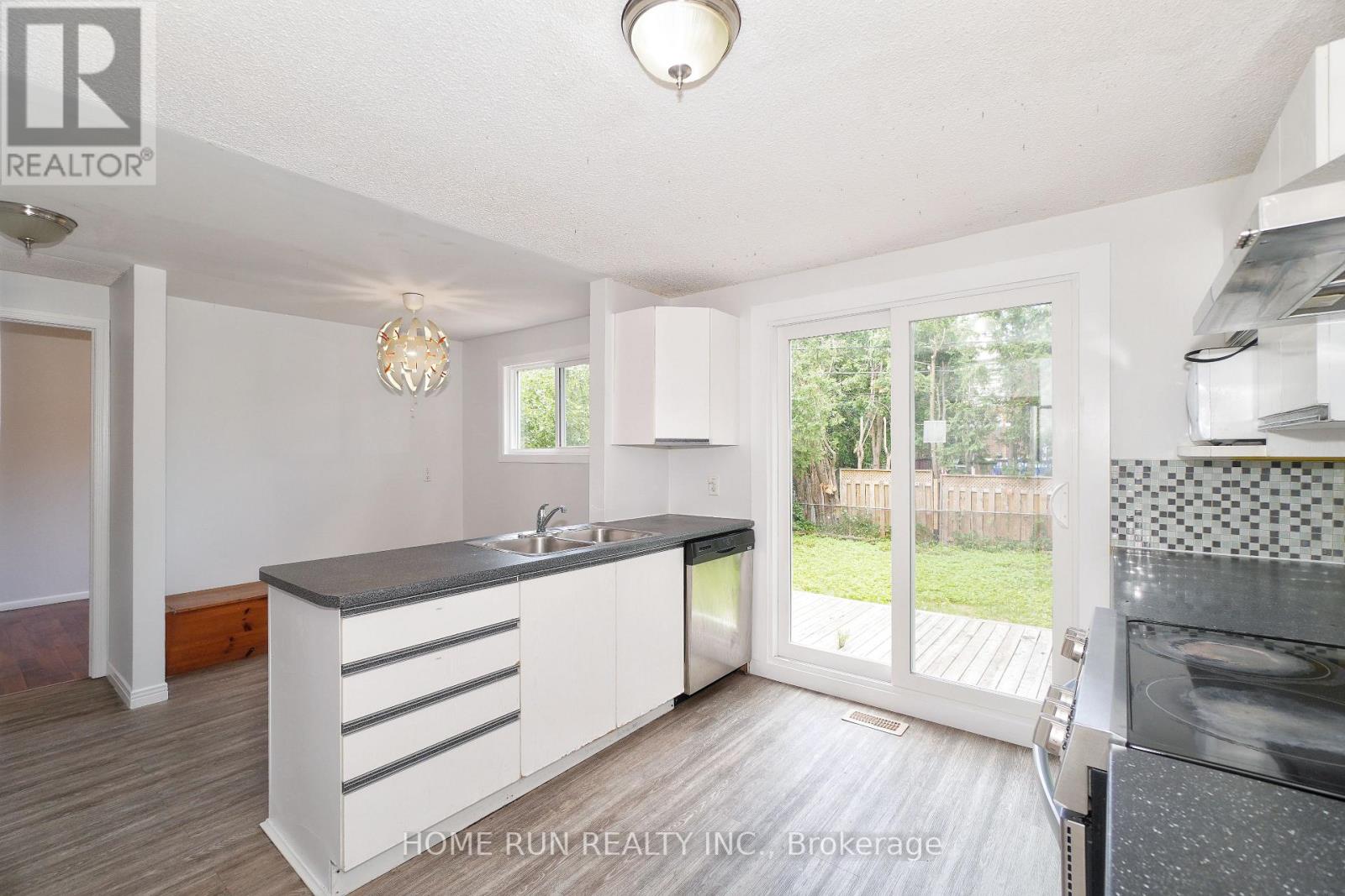 1292 Meadowlands Drive E, Ottawa, Ontario  K2E 6K5 - Photo 17 - X12524416