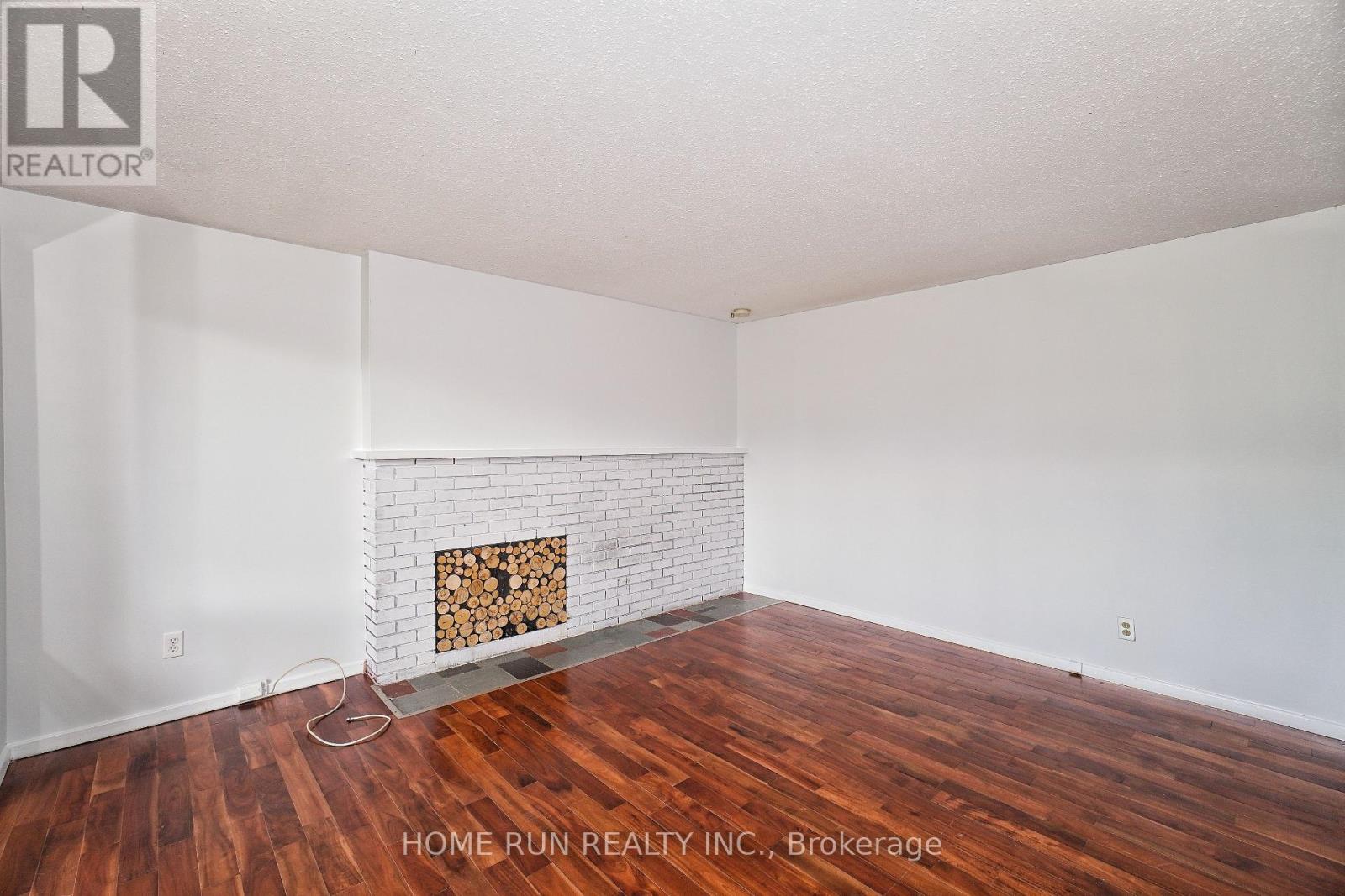 1292 Meadowlands Drive E, Ottawa, Ontario  K2E 6K5 - Photo 4 - X12524416