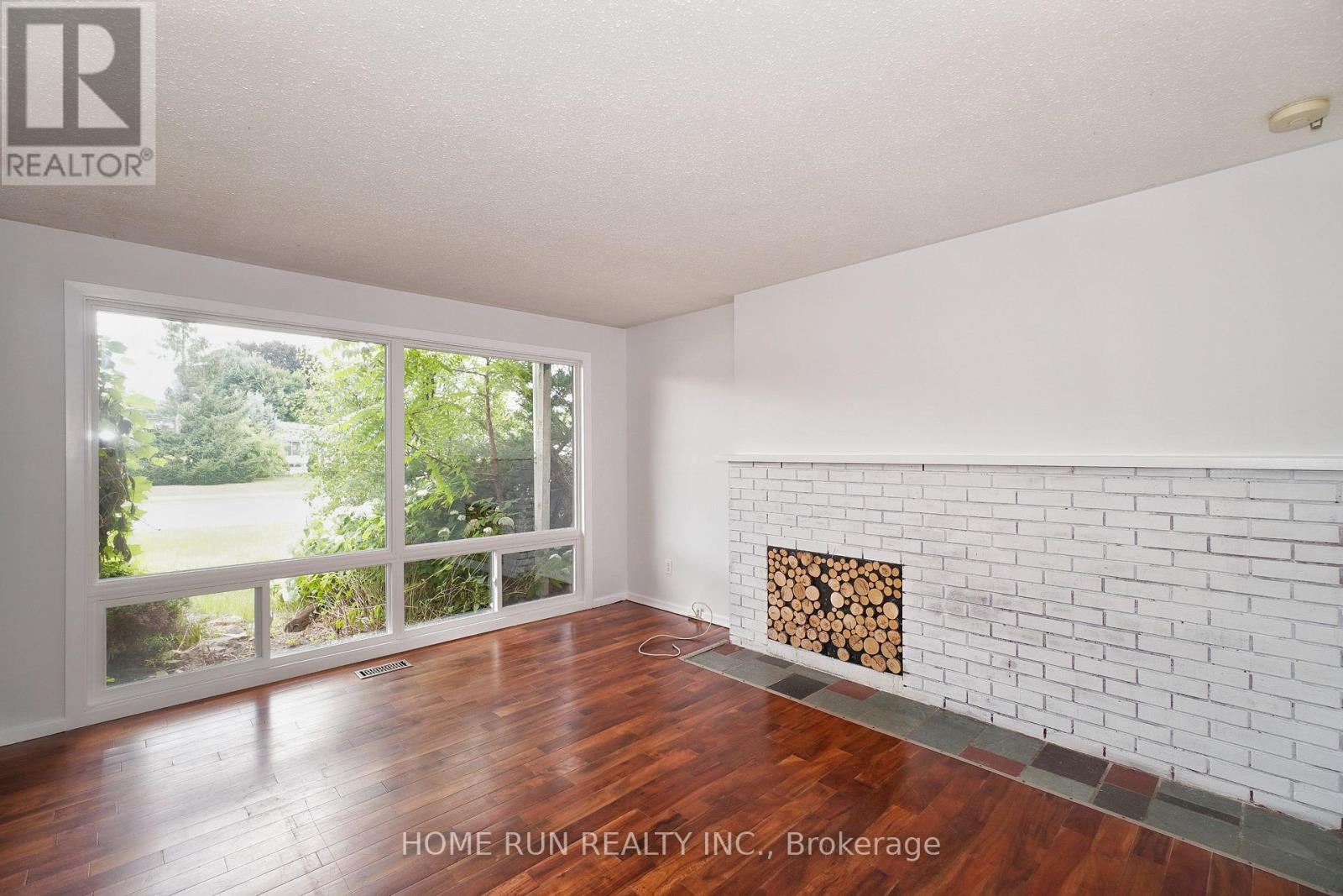 1292 Meadowlands Drive E, Ottawa, Ontario  K2E 6K5 - Photo 5 - X12524416