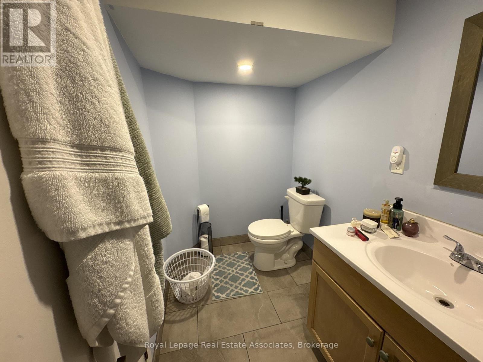 33 Laird Drive, St. Catharines, Ontario  L2P 3E3 - Photo 13 - X12524308