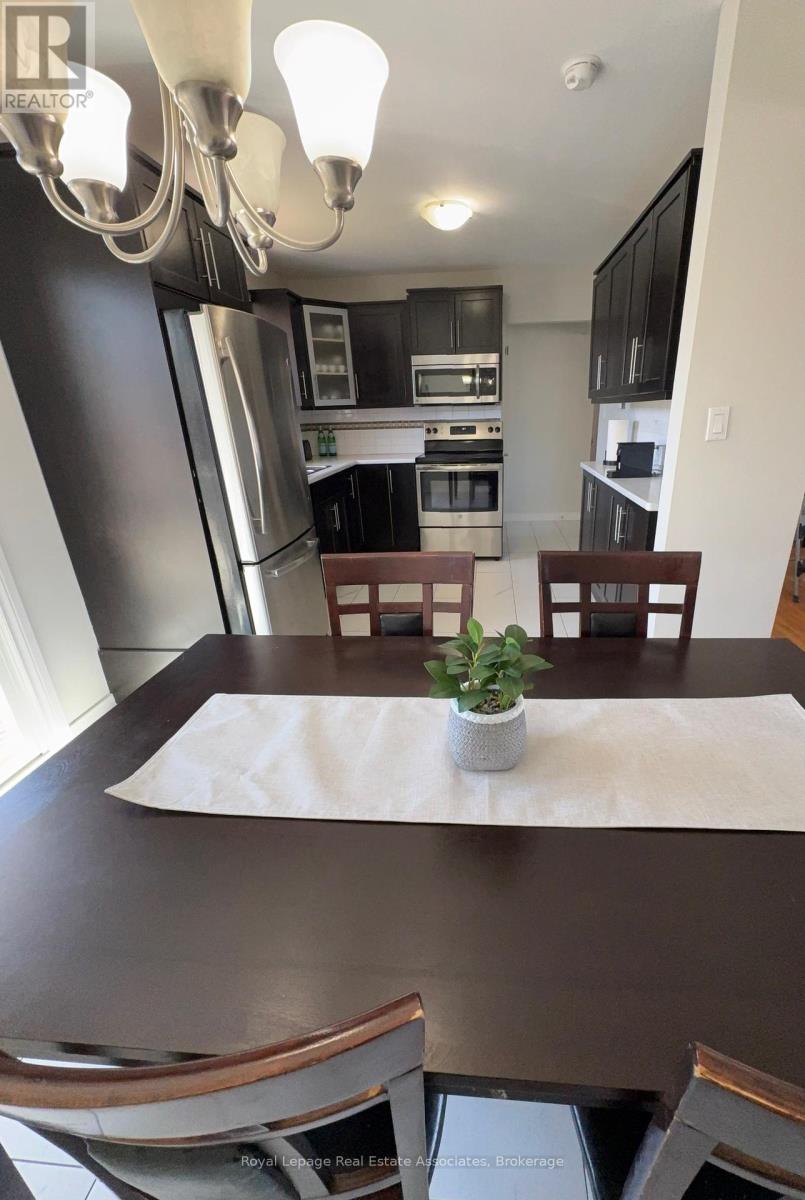 33 Laird Drive, St. Catharines, Ontario  L2P 3E3 - Photo 6 - X12524308