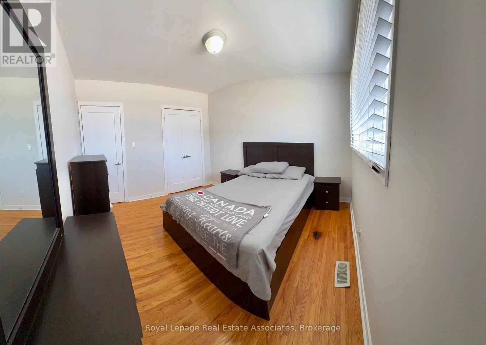 33 Laird Drive, St. Catharines, Ontario  L2P 3E3 - Photo 7 - X12524308