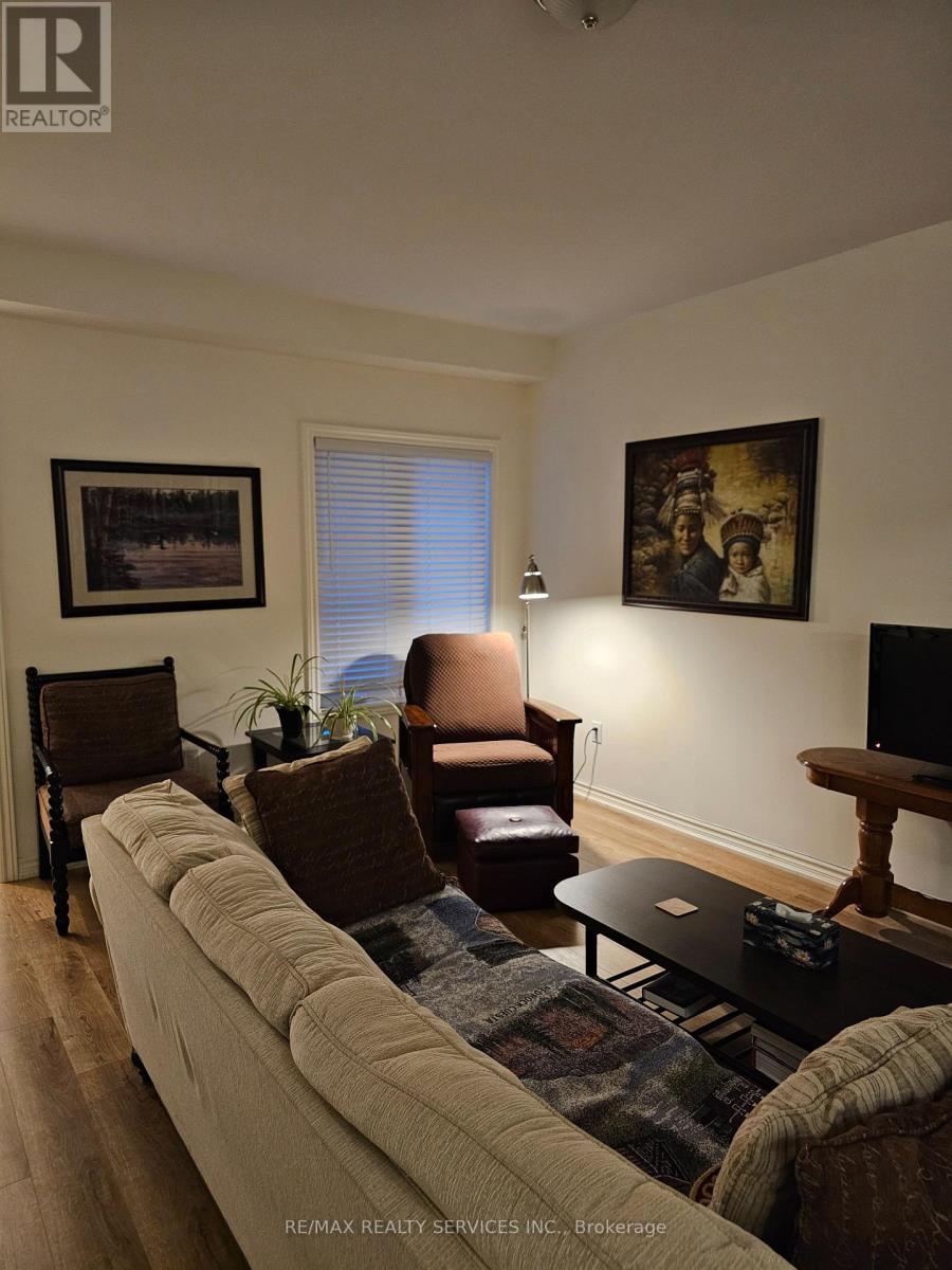 1226 Plato Drive, Fort Erie, Ontario L2A 0C7 - Photo 3 - X12524310