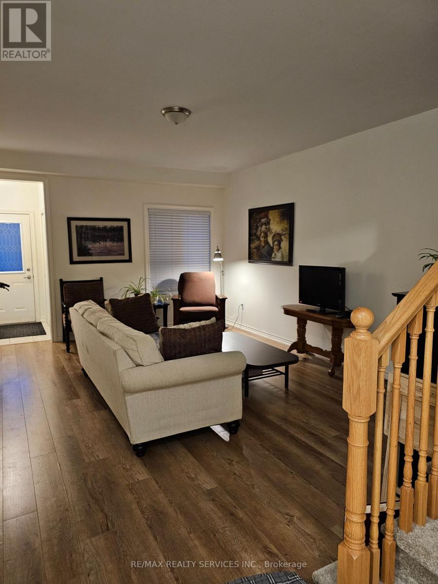 1226 Plato Drive, Fort Erie, Ontario L2A 0C7 - Photo 6 - X12524310