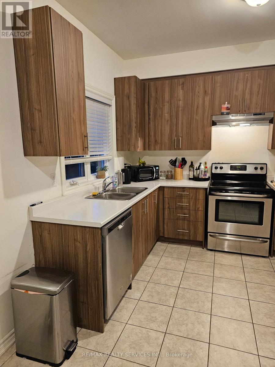 1226 Plato Drive, Fort Erie, Ontario L2A 0C7 - Photo 7 - X12524310