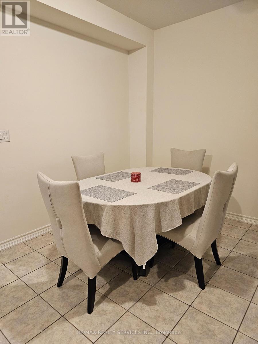 1226 Plato Drive, Fort Erie, Ontario L2A 0C7 - Photo 8 - X12524310