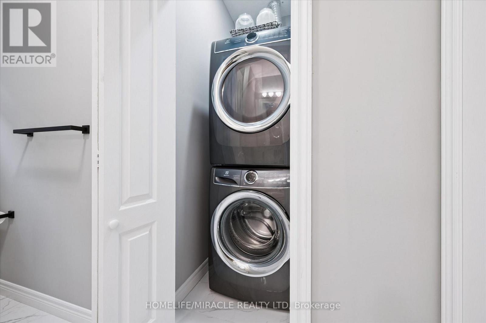 629 Florencedale Crescent W, Kitchener, Ontario  N2R 0N4 - Photo 21 - X12524324