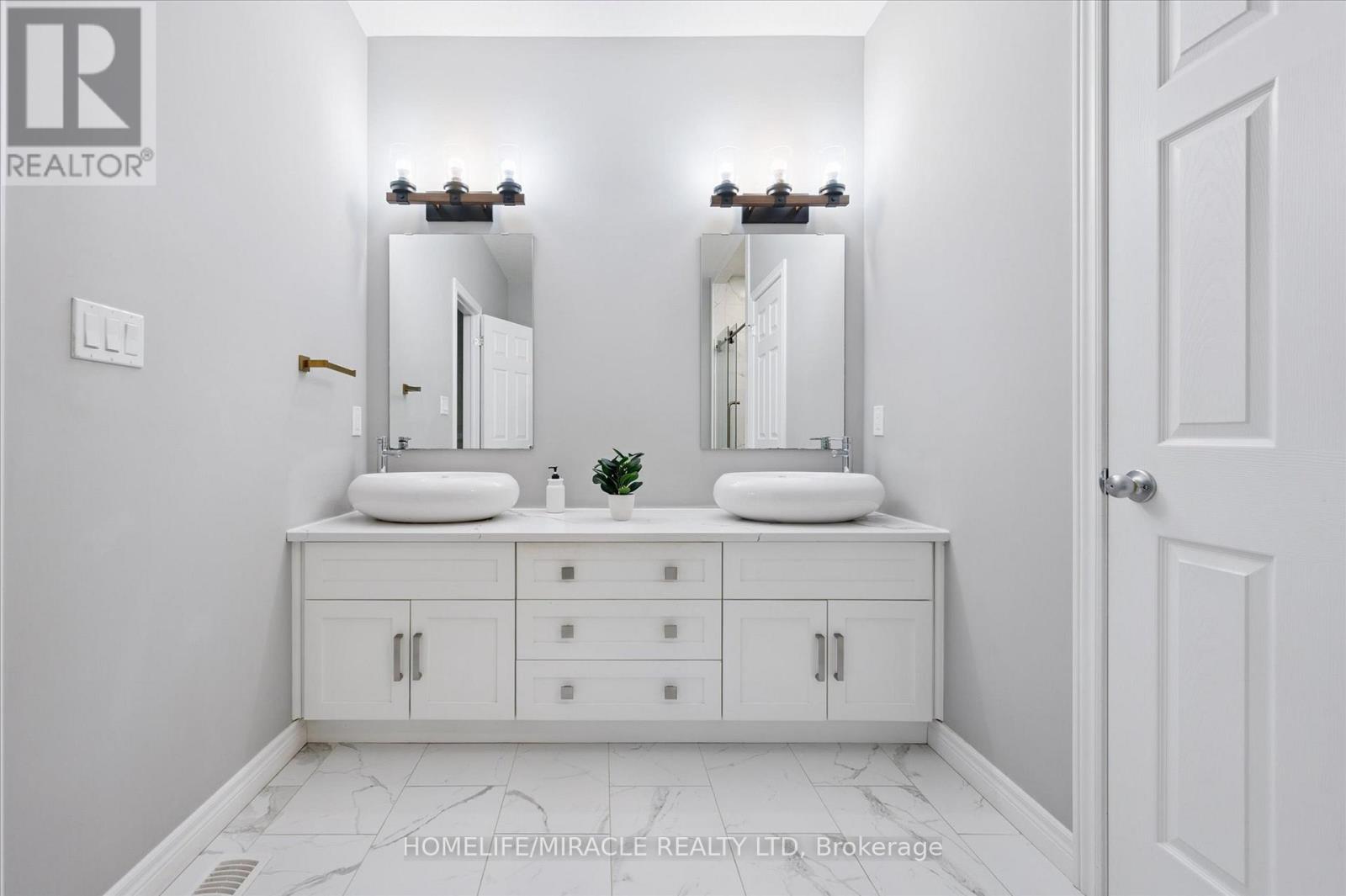 629 Florencedale Crescent W, Kitchener, Ontario  N2R 0N4 - Photo 25 - X12524324