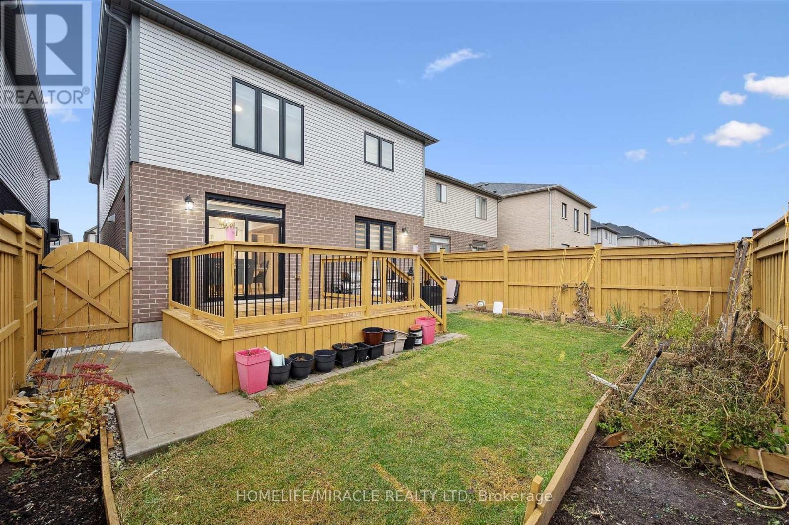 629 Florencedale Crescent W, Kitchener, Ontario  N2R 0N4 - Photo 34 - X12524324