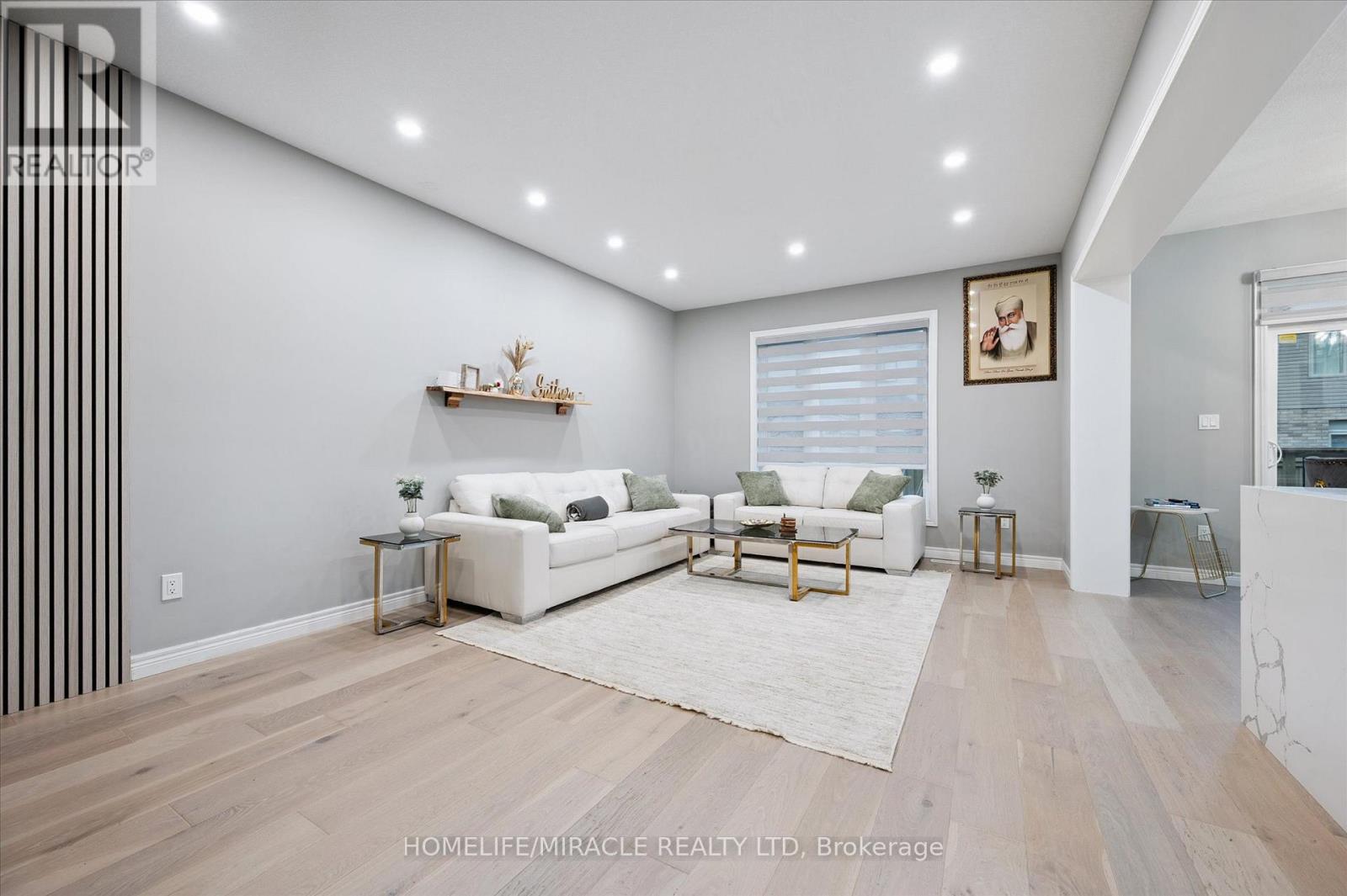 629 Florencedale Crescent W, Kitchener, Ontario  N2R 0N4 - Photo 5 - X12524324