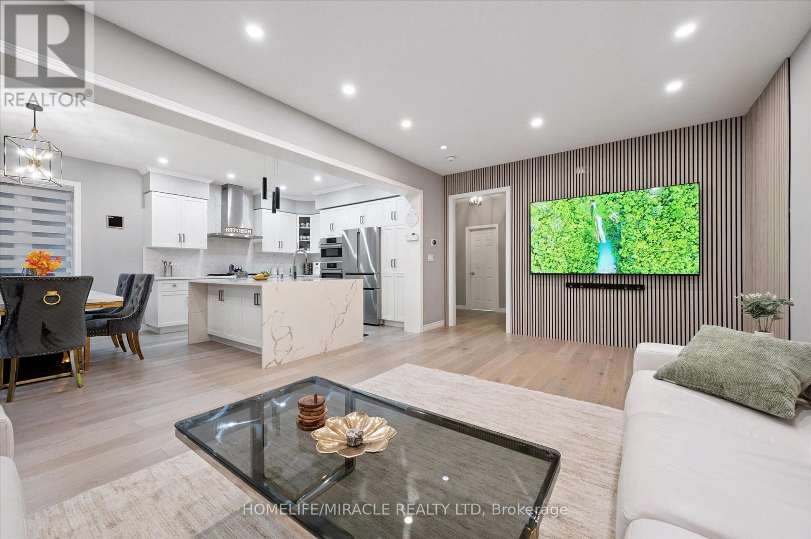 629 Florencedale Crescent W, Kitchener, Ontario  N2R 0N4 - Photo 7 - X12524324