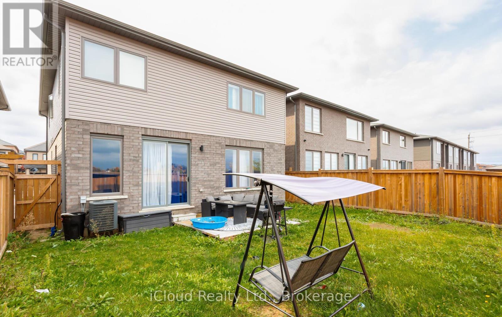 120 Bedrock Drive, Hamilton, Ontario  L8J 0K6 - Photo 35 - X12524344