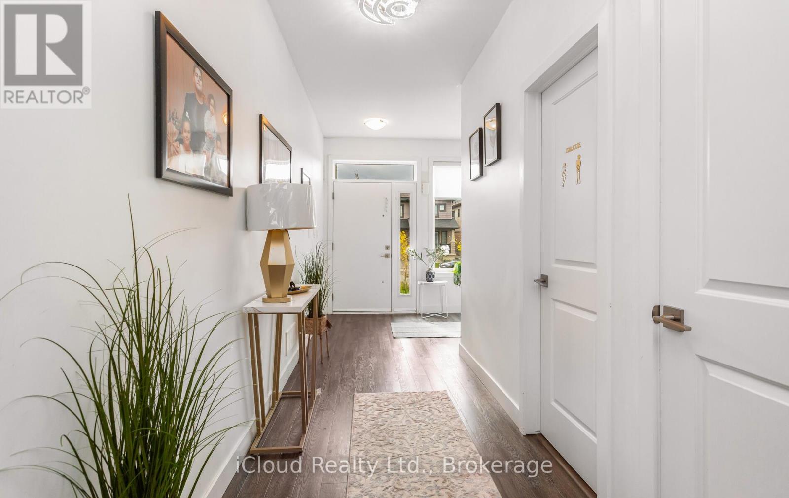 120 Bedrock Drive, Hamilton, Ontario  L8J 0K6 - Photo 4 - X12524344