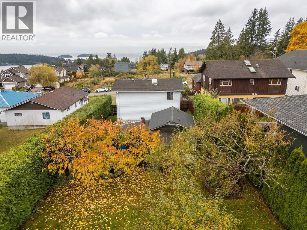 740 Hillcrest Road, Gibsons, British Columbia V0N 1V9 - Photo 25 - R3065869