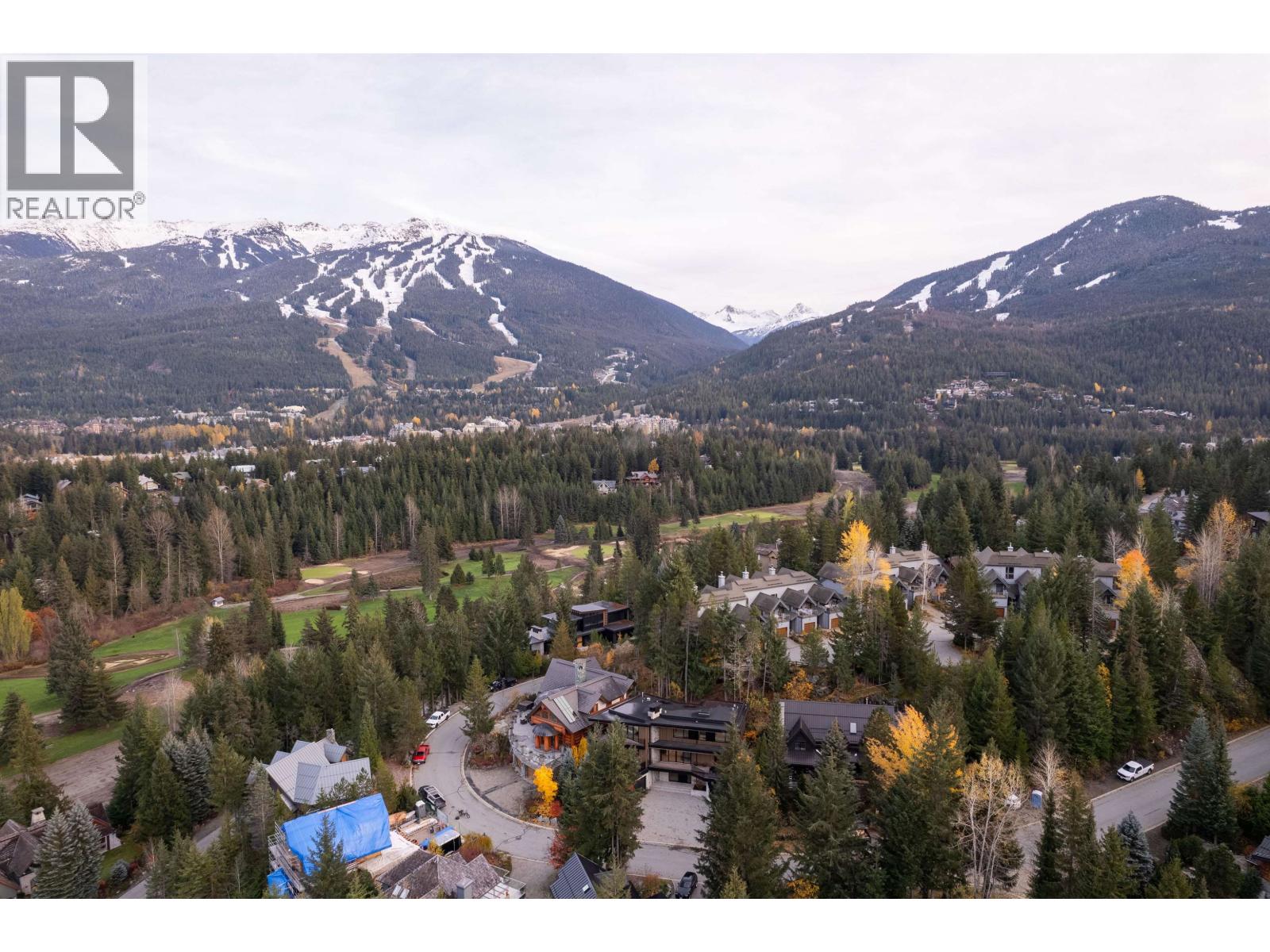 3565 Falcon Crescent, Whistler, British Columbia V8E 0B9 - Photo 2 - R3065880