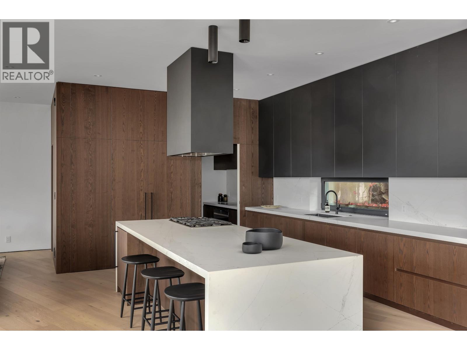 3565 Falcon Crescent, Whistler, British Columbia V8E 0B9 - Photo 4 - R3065880