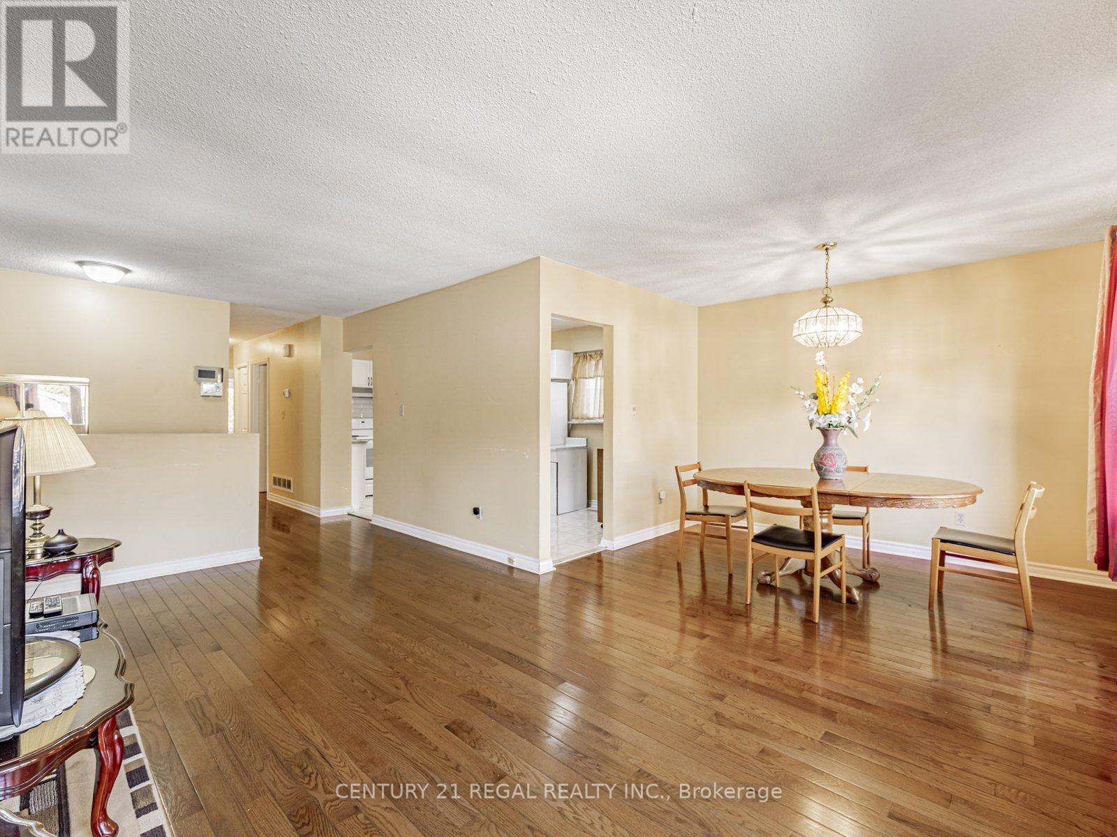 335 Burrows Hall Boulevard, Toronto, Ontario M1B 1H6 - Photo 8 - E12369984