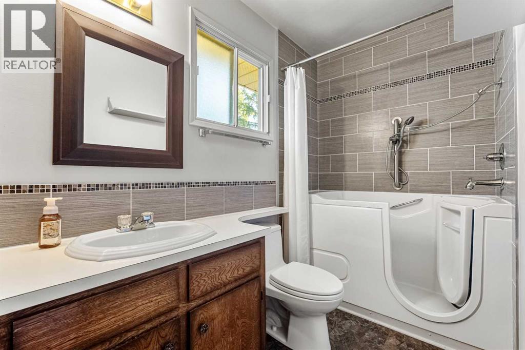 344 Parkland Way Se, Calgary, Alberta  T2J 4L2 - Photo 34 - A2258580