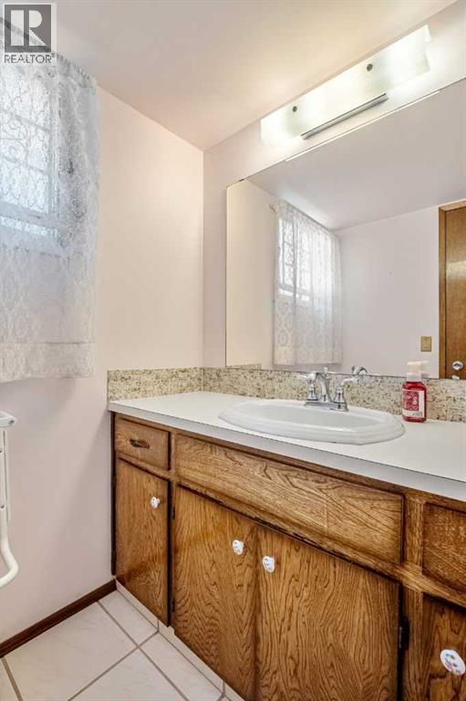 344 Parkland Way Se, Calgary, Alberta  T2J 4L2 - Photo 23 - A2258580