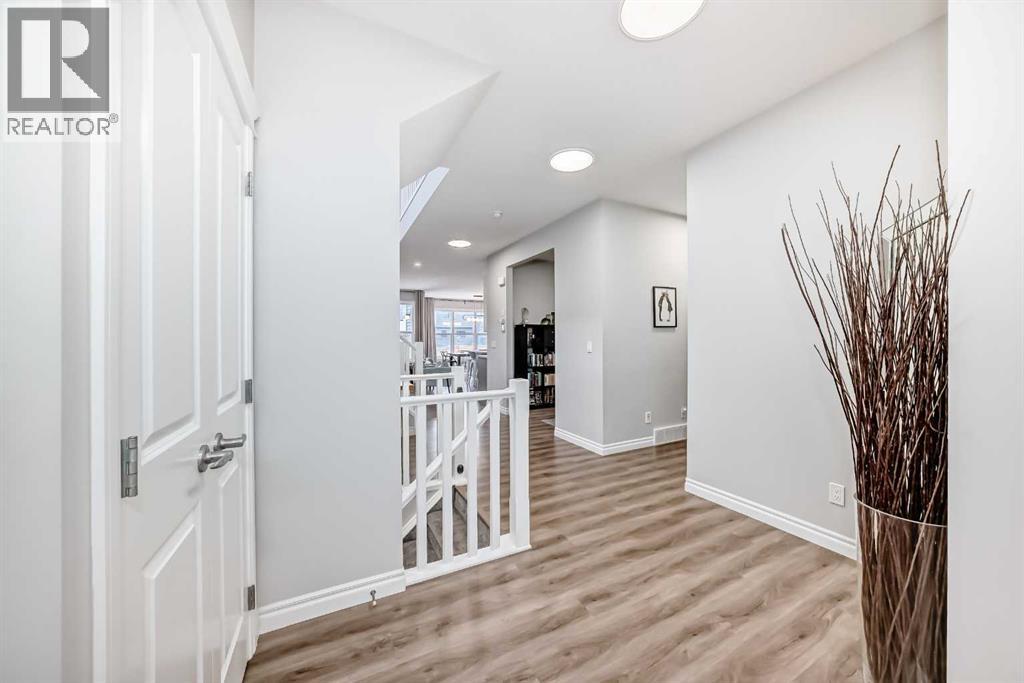 564 Belmont Heath Sw, Calgary, Alberta  T2X 4H4 - Photo 6 - A2264093