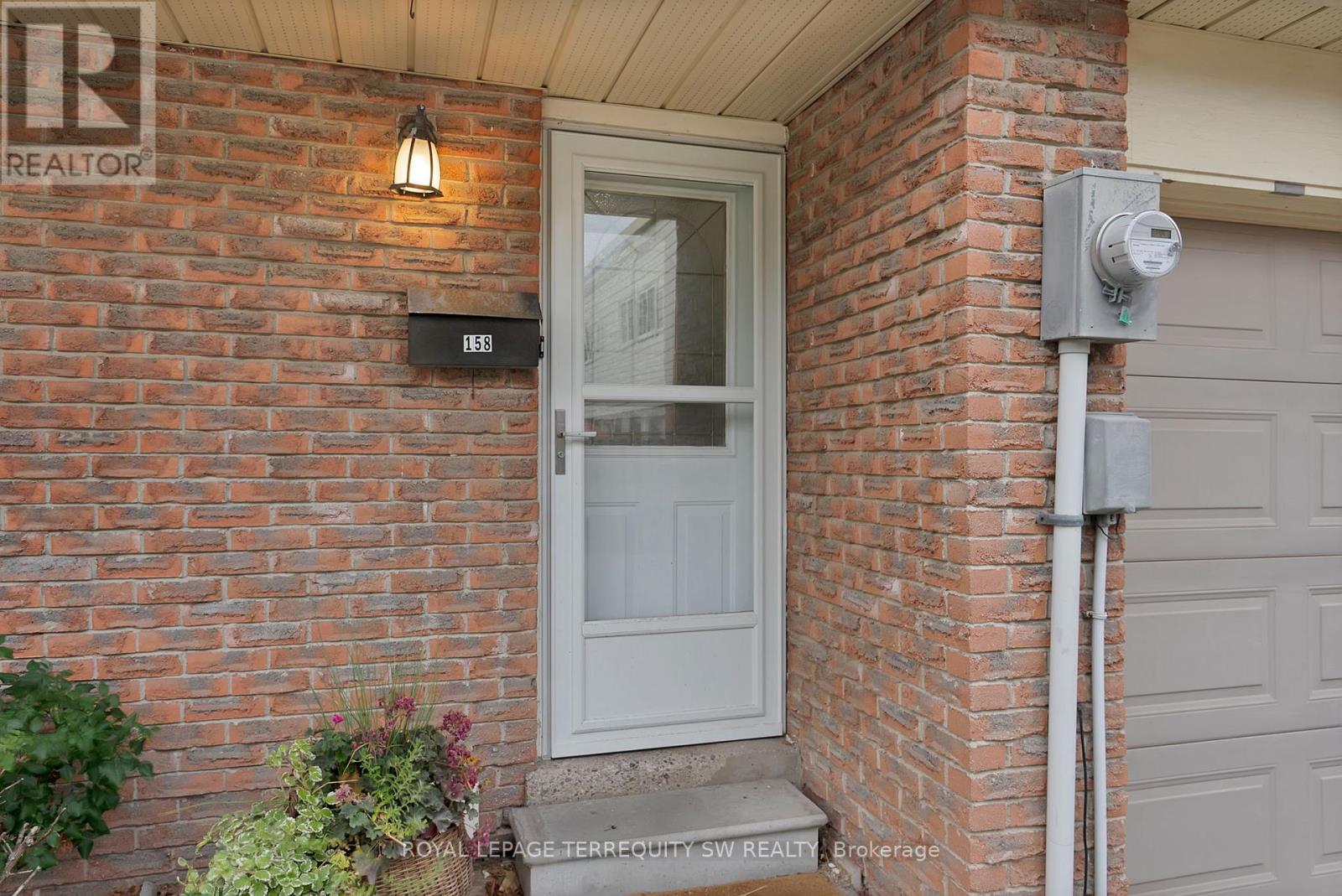 158 Woody Vine Way, Toronto, Ontario M2J 4H6 - Photo 4 - C12524364