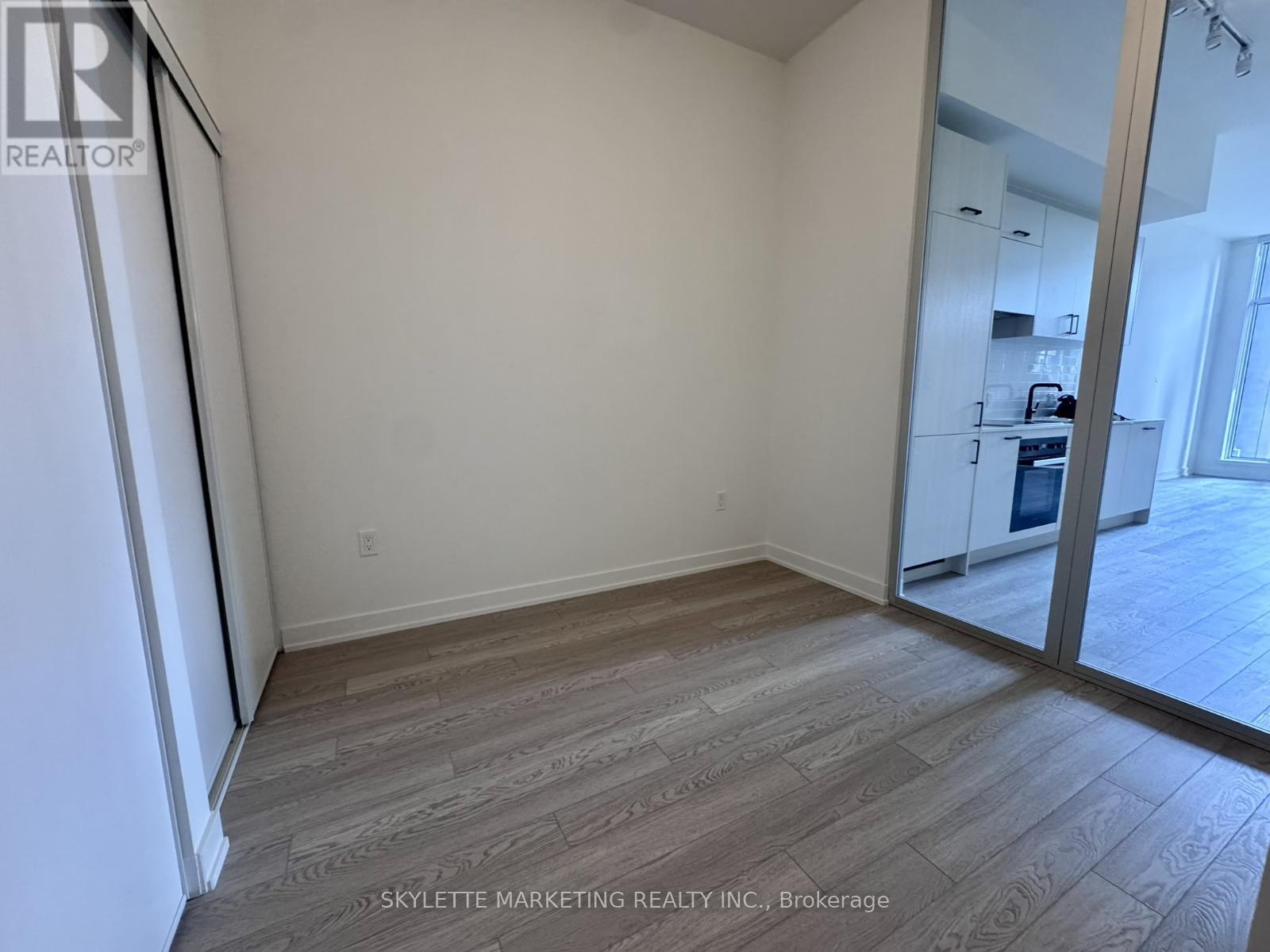 118 - 1 Kyle Lowry Road, Toronto, Ontario  M3C 0S6 - Photo 4 - C12524388