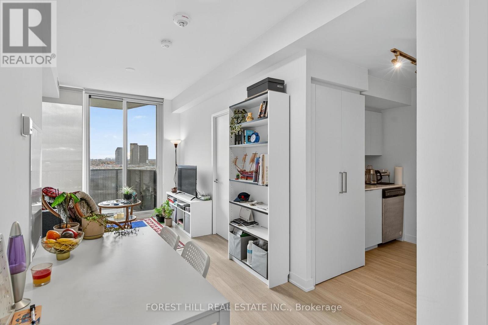 1204 - 30 Tretti Way, Toronto, Ontario  M3H 0E3 - Photo 11 - C12524420