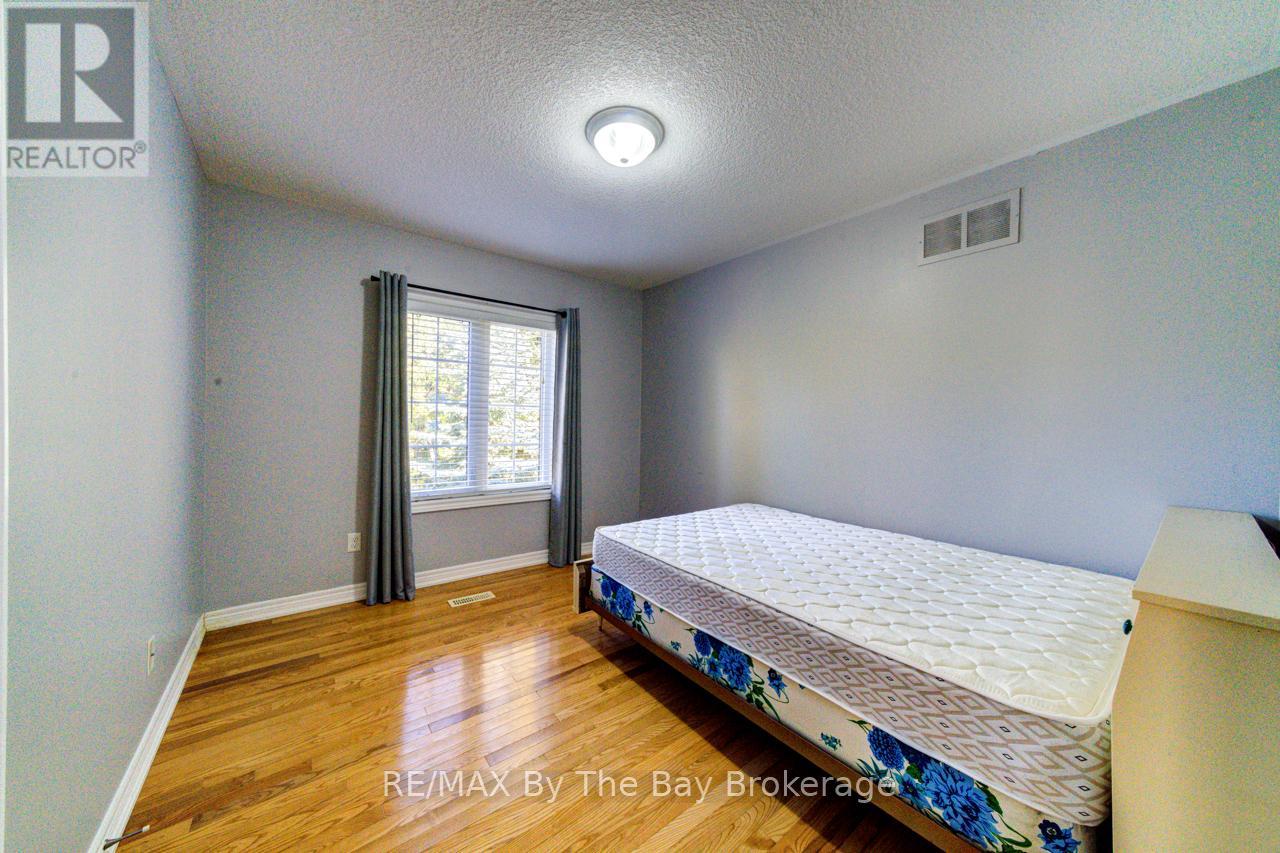 45 William Avenue, Wasaga Beach, Ontario  L9Z 2X3 - Photo 20 - S12524496