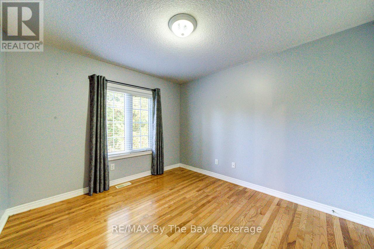 45 William Avenue, Wasaga Beach, Ontario  L9Z 2X3 - Photo 22 - S12524496