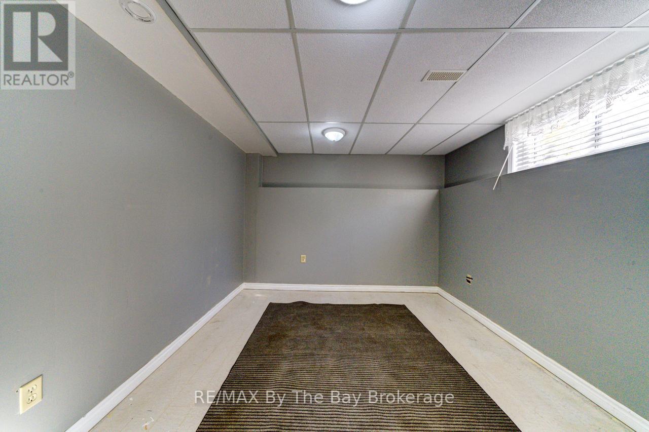 45 William Avenue, Wasaga Beach, Ontario  L9Z 2X3 - Photo 27 - S12524496