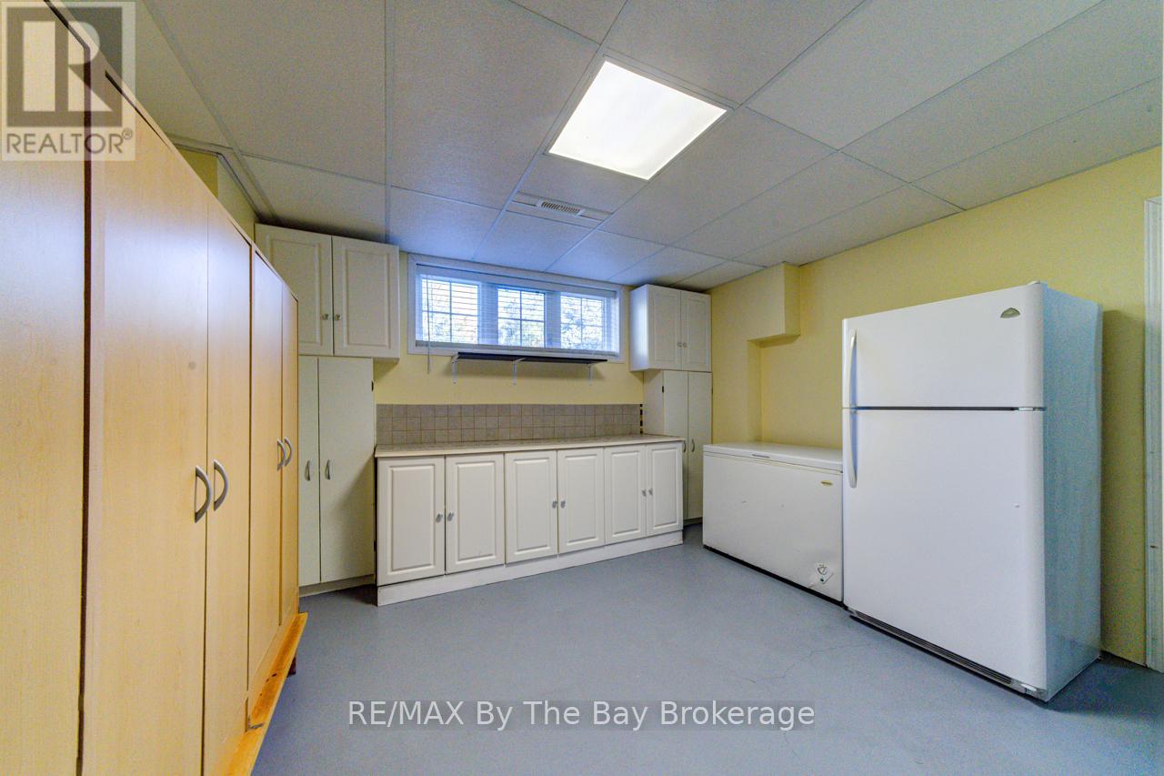 45 William Avenue, Wasaga Beach, Ontario  L9Z 2X3 - Photo 30 - S12524496