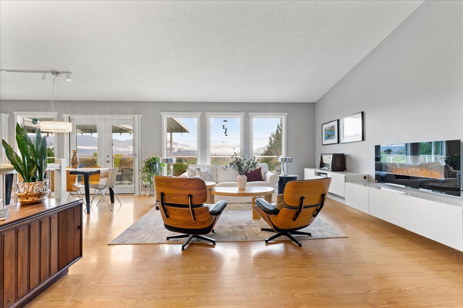 46455 Uplands Road, Promontory, Chilliwack, British Columbia V2R 4W1 - Photo 4 - R3065898