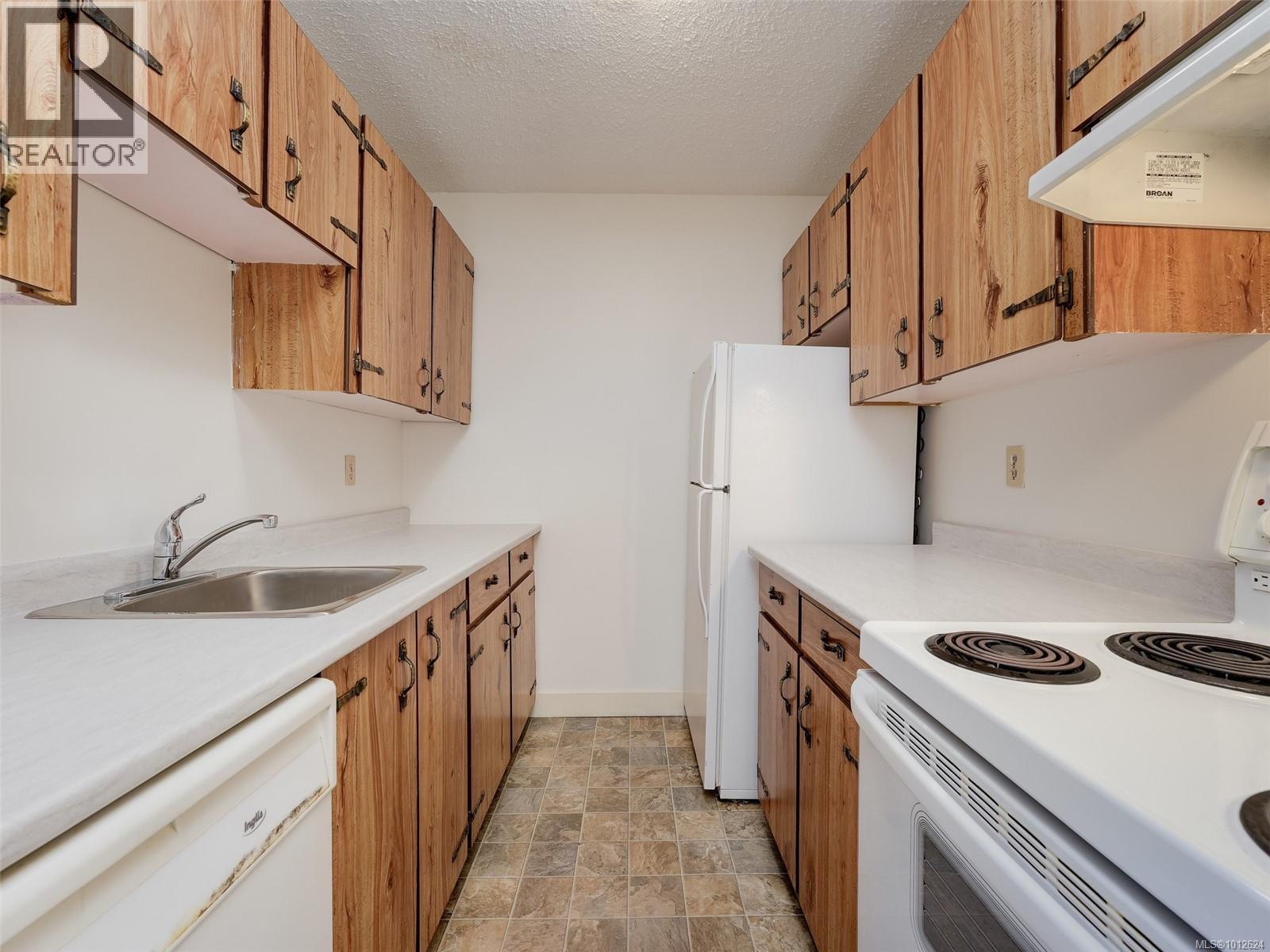 308 1745 Leighton Rd, Victoria, British Columbia V8R 6R6 - Photo 8 - 1012624