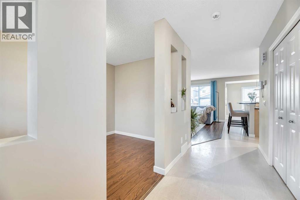 84 Evermeadow Manor Sw, Calgary, Alberta  T2Y 4W8 - Photo 6 - A2264507