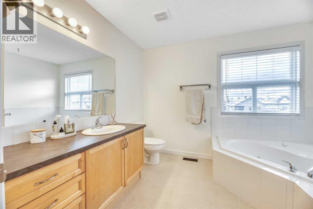 84 Evermeadow Manor Sw, Calgary, Alberta  T2Y 4W8 - Photo 24 - A2264507