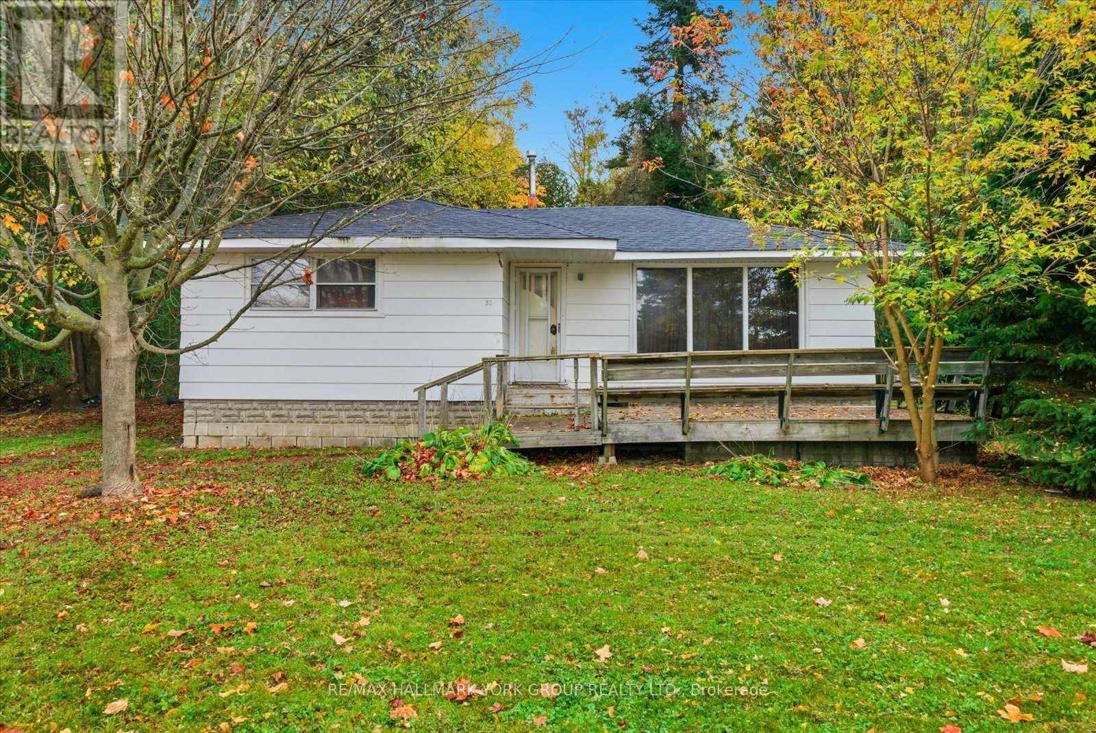 32 Station Road, Georgina, Ontario  L0E 1N0 - Photo 6 - N12524402