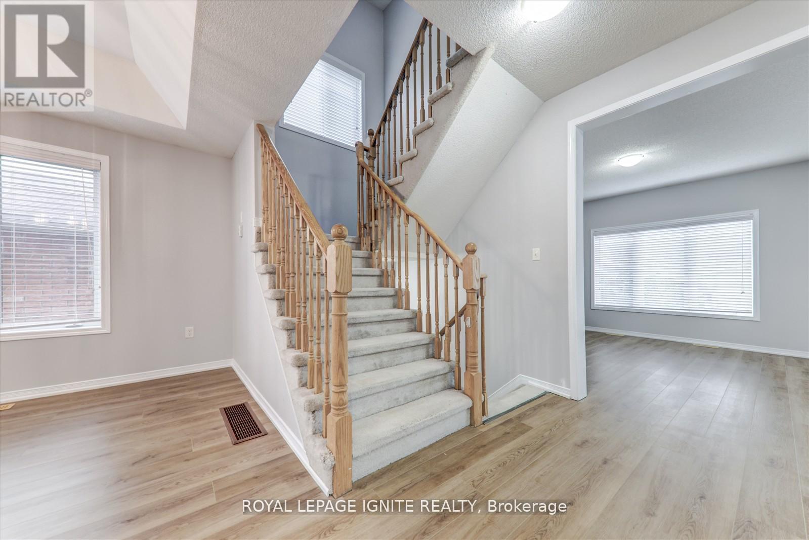 1447 Bassingthwaite Court, Innisfil, Ontario  L9S 0E1 - Photo 10 - N12524406