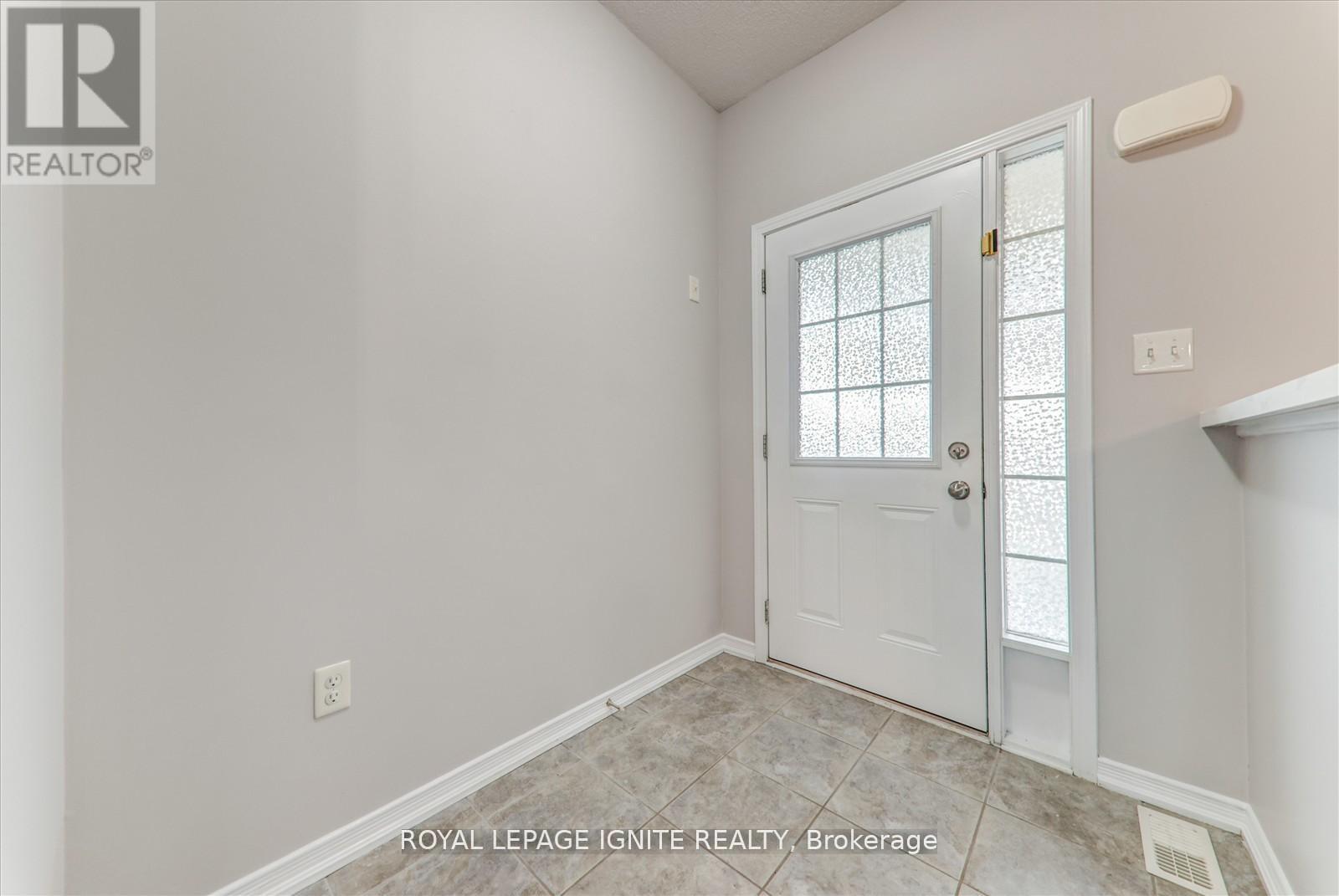 1447 Bassingthwaite Court, Innisfil, Ontario  L9S 0E1 - Photo 6 - N12524406