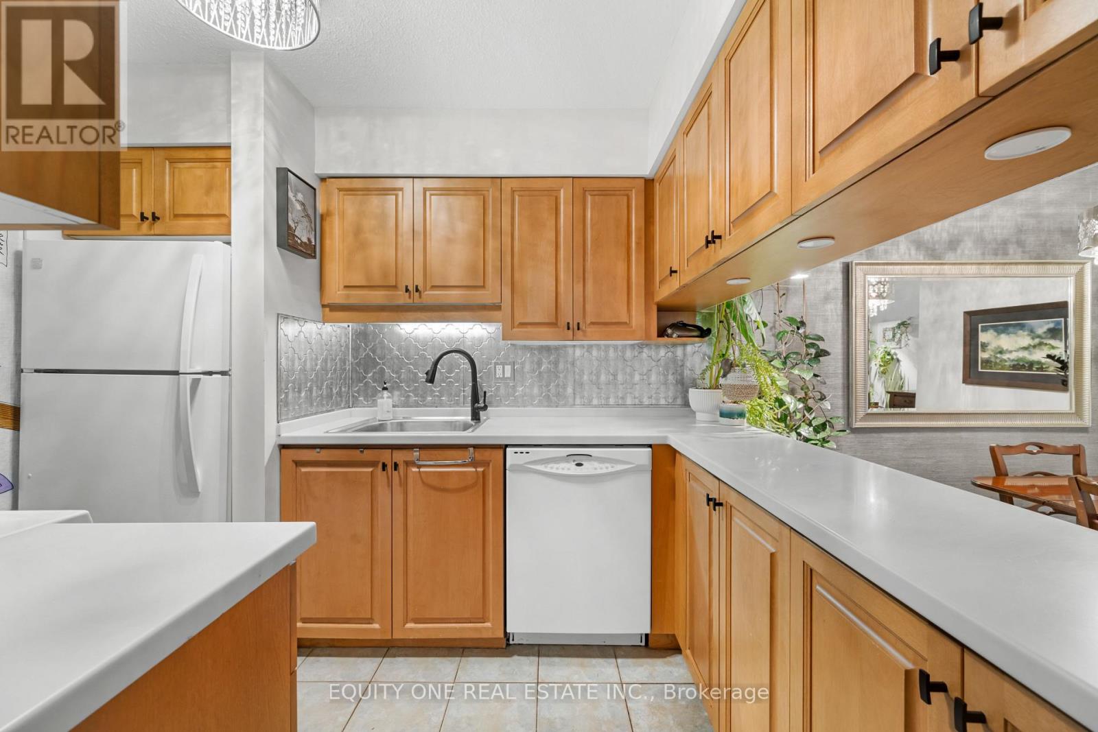 2b - 142 Waverley Street, Ottawa, Ontario K2P 0V4 - Photo 14 - X12524516