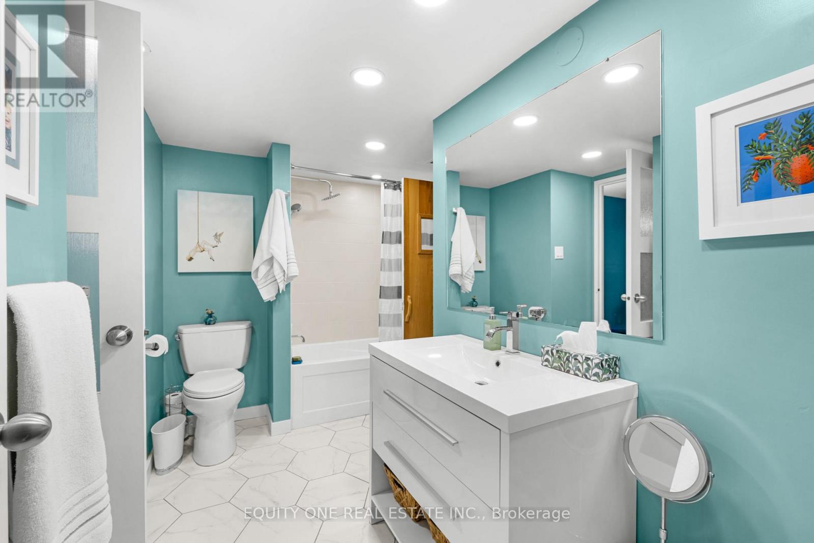 2b - 142 Waverley Street, Ottawa, Ontario K2P 0V4 - Photo 17 - X12524516