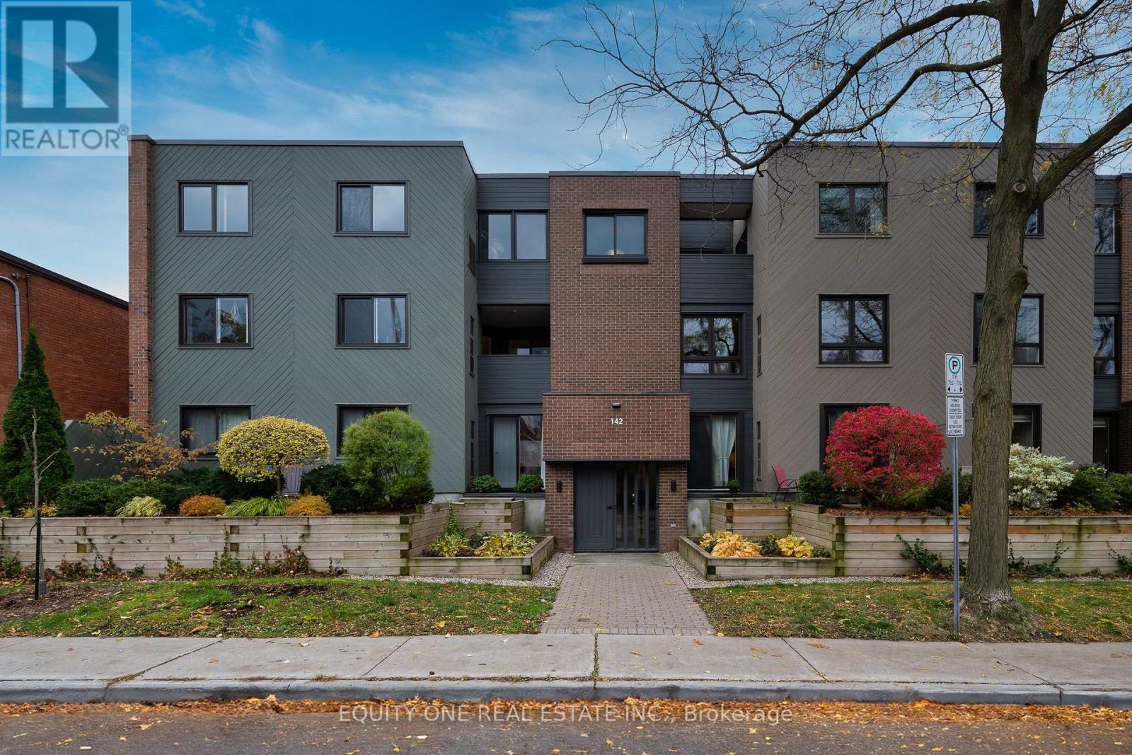 2b - 142 Waverley Street, Ottawa, Ontario K2P 0V4 - Photo 3 - X12524516