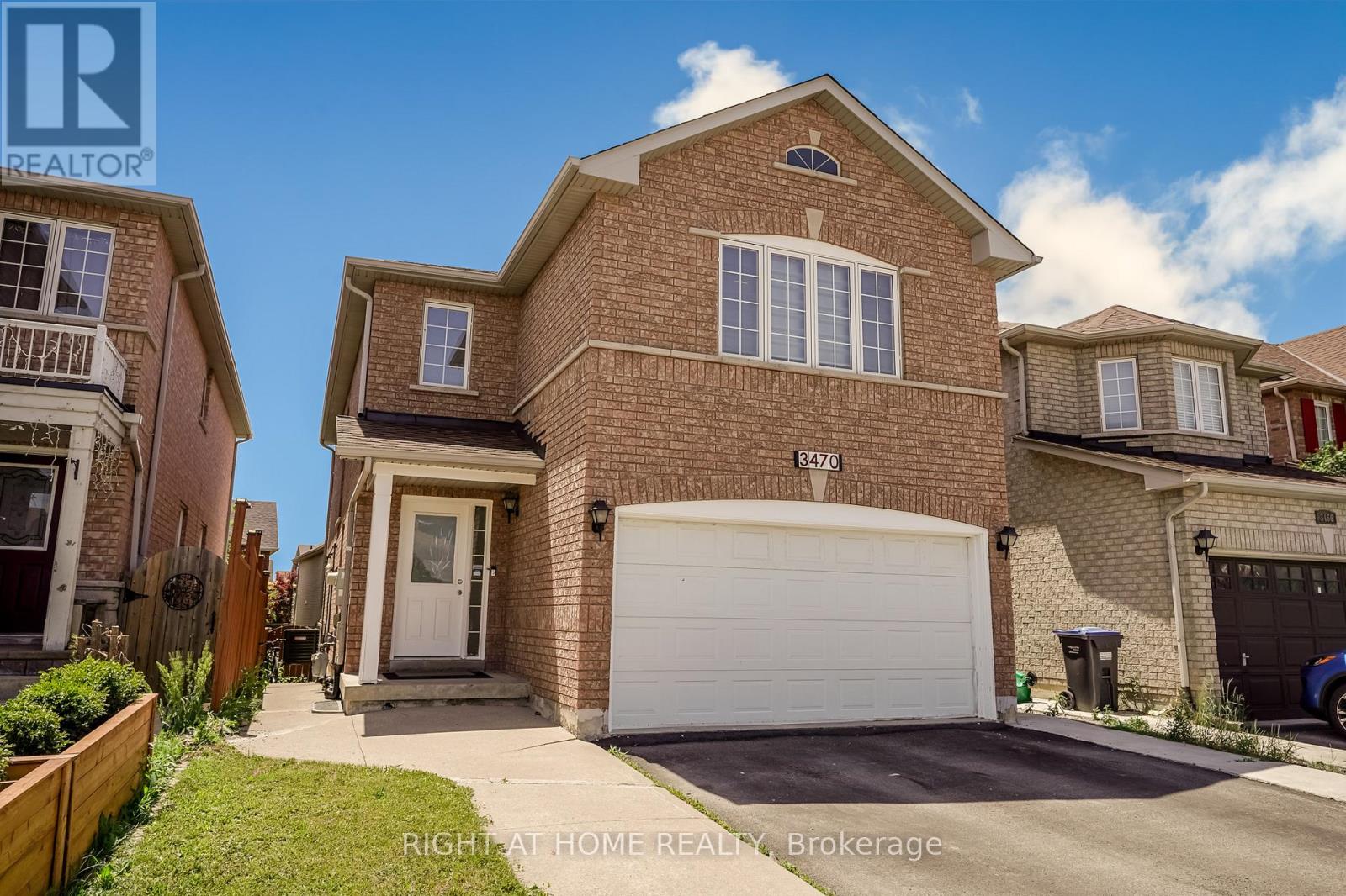 3470 Crimson King Circle, Mississauga, Ontario  L5N 8M9 - Photo 4 - W12524360