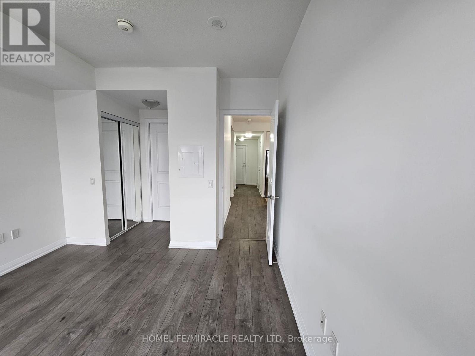 2613 - 35 Watergarden Drive, Mississauga, Ontario  L5R 0G8 - Photo 13 - W12524418