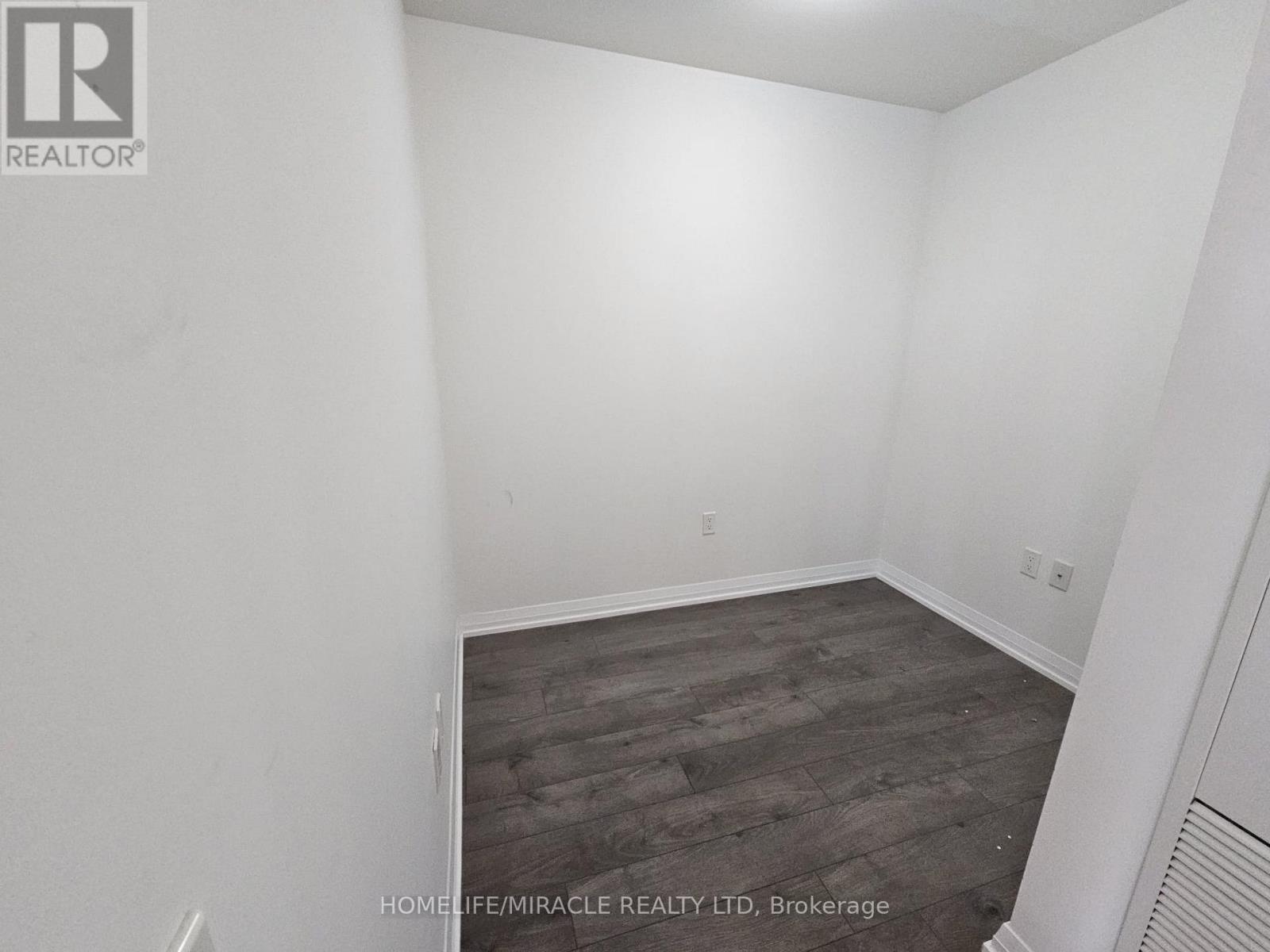 2613 - 35 Watergarden Drive, Mississauga, Ontario  L5R 0G8 - Photo 17 - W12524418